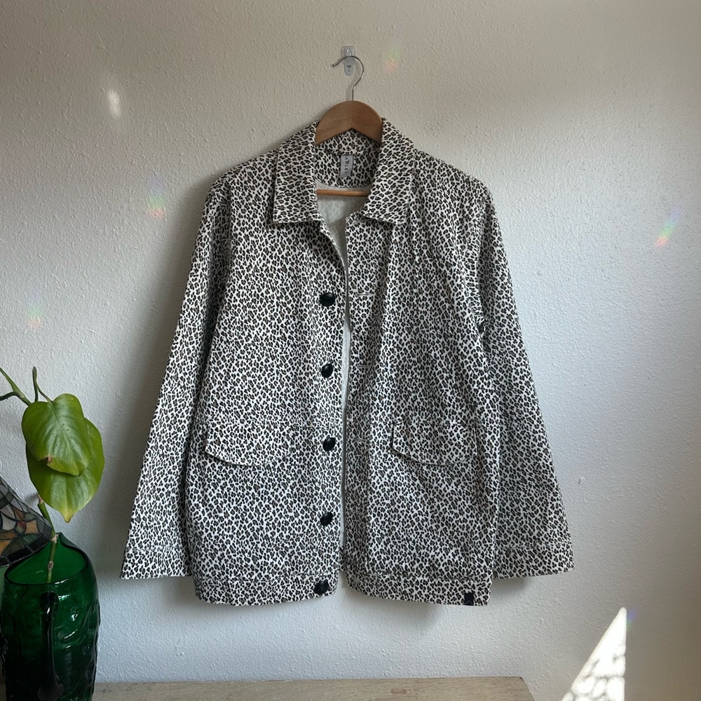 Varley Oversized Cheetah Chore Jacket - Picture 1 of 9